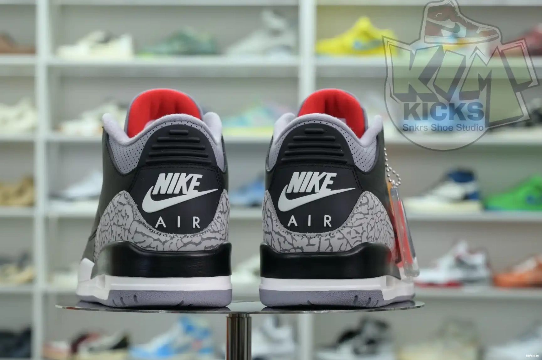 Reimagined” 3“Black Cement Jordan Air Kimikick 0421